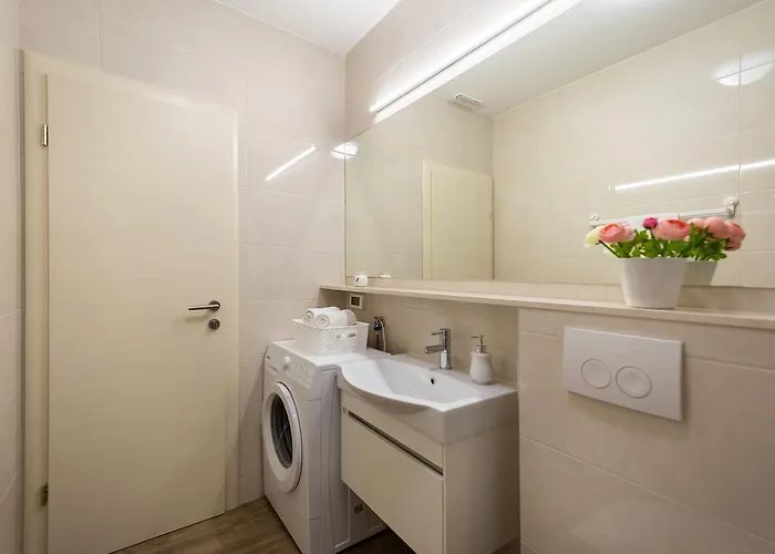 Apartment Paradise *